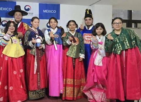 Del K-POP al universo del K-Culture: estudiantes de INJUVE exploran la cultura coreana
