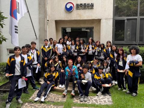 Evento de Experiencia Cultural Coreana para Estudiantes de la Secundaria Edmundo O´Gorman