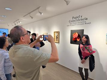  Inauguración de la exposición “Papel y Coincidencia: Un Viaje Artístico con Hanji”